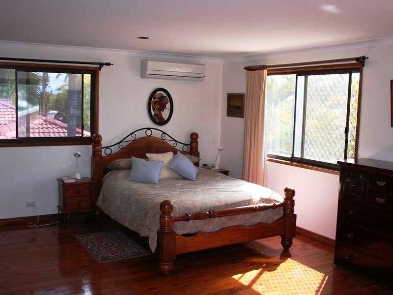 4 Jib Court, Mermaid Waters QLD 4218