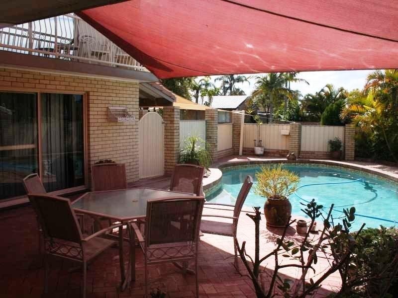 4 Jib Court, Mermaid Waters QLD 4218
