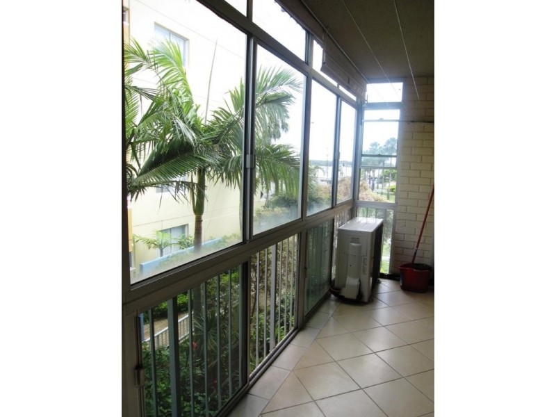 4/28 Marine Parade, Southport QLD 4215