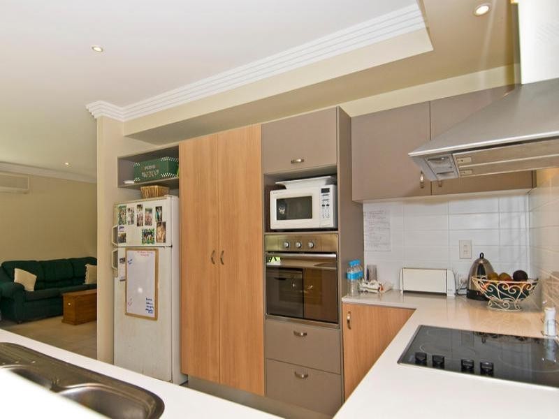 21 Royal Woods Drive, Robina QLD 4226