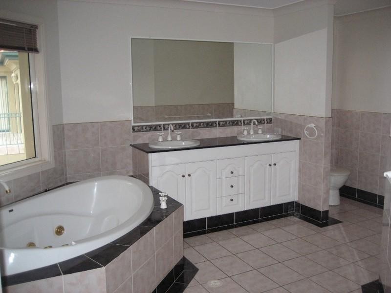 66 Bollard Circuirt, Clear Island Waters QLD 4226