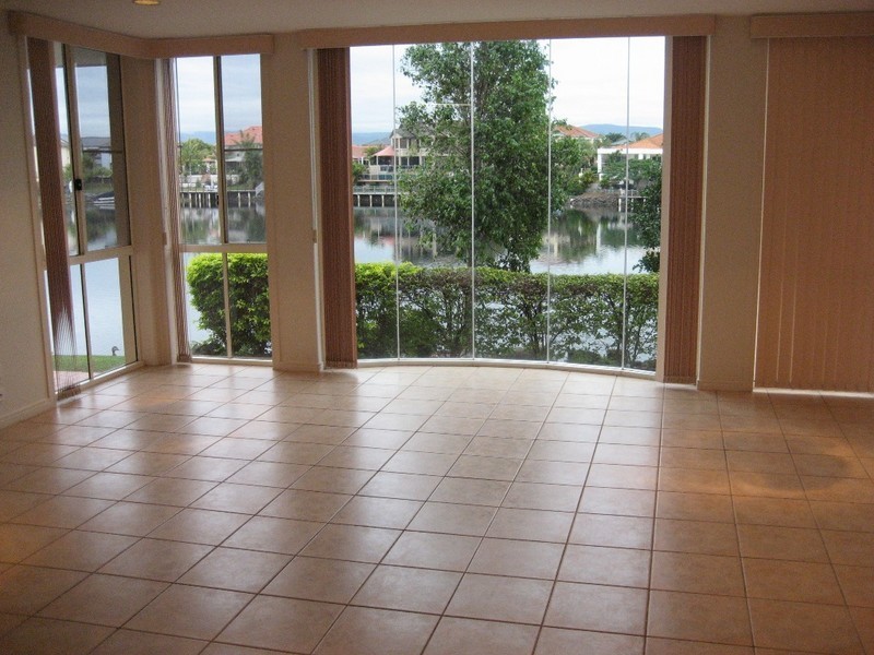 66 Bollard Circuirt, Clear Island Waters QLD 4226