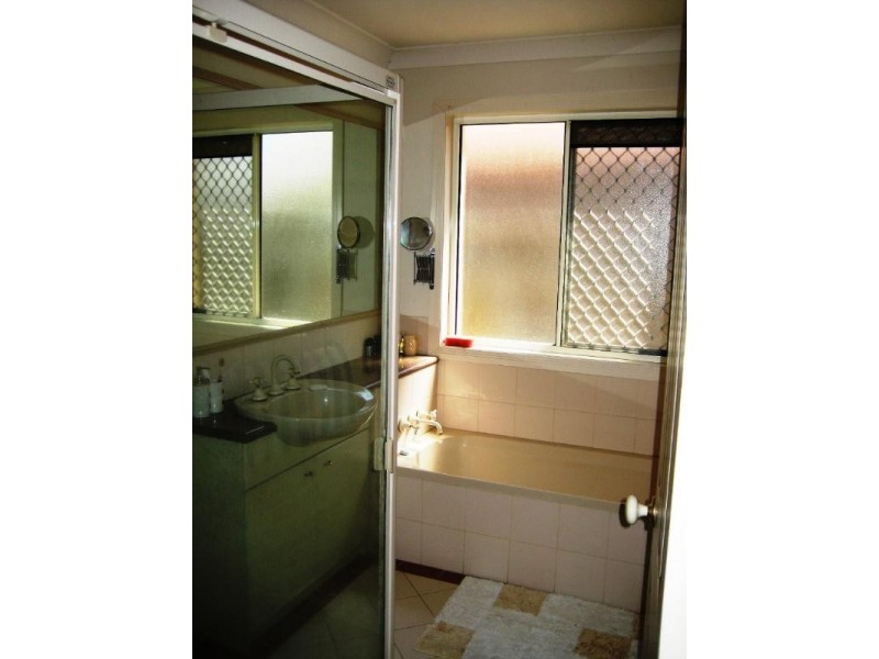 13 Manor Close, Robina QLD 4226