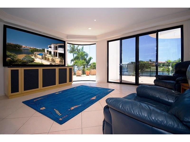 Clear Island Waters QLD 4226