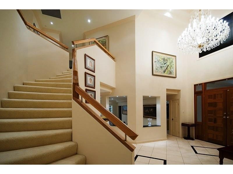 Clear Island Waters QLD 4226