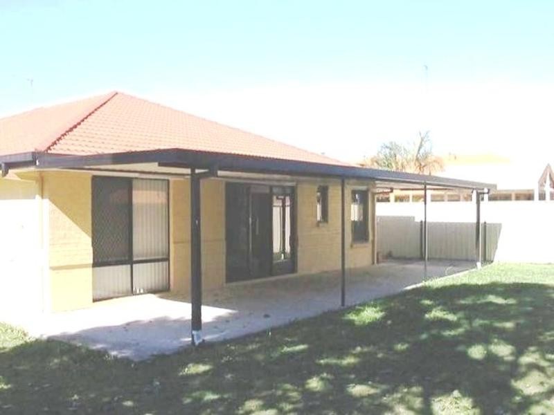 1 Yarraville Street, Robina QLD 4226