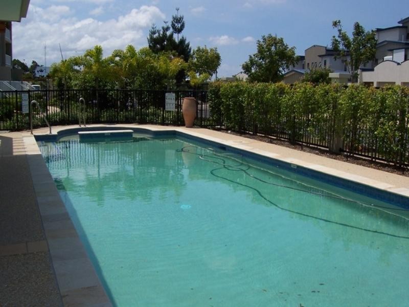 17/1 Riverwalk Avenue, Robina QLD 4226