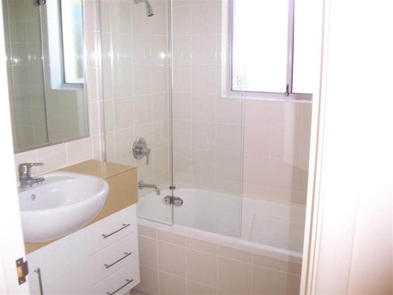 17/1 Riverwalk Avenue, Robina QLD 4226