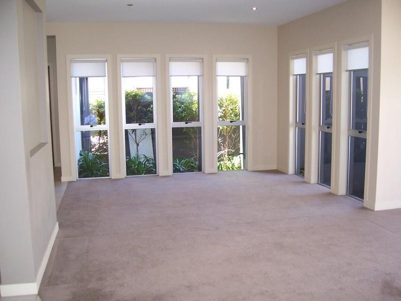 1/1 Valbonne Street, Varsity Lakes QLD 4227