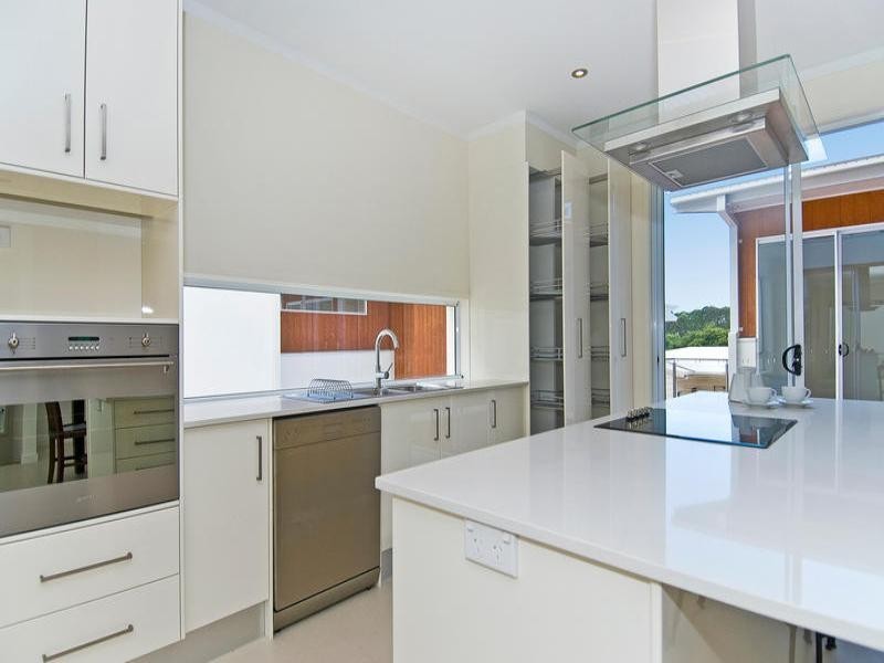 2/15 Andromeda Parade, Robina QLD 4226