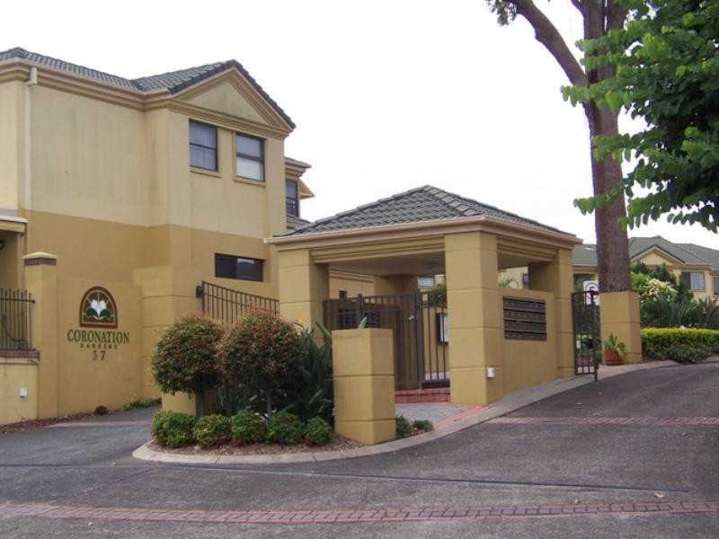 33/37 Paradise Springs Avenue, Robina QLD 4226