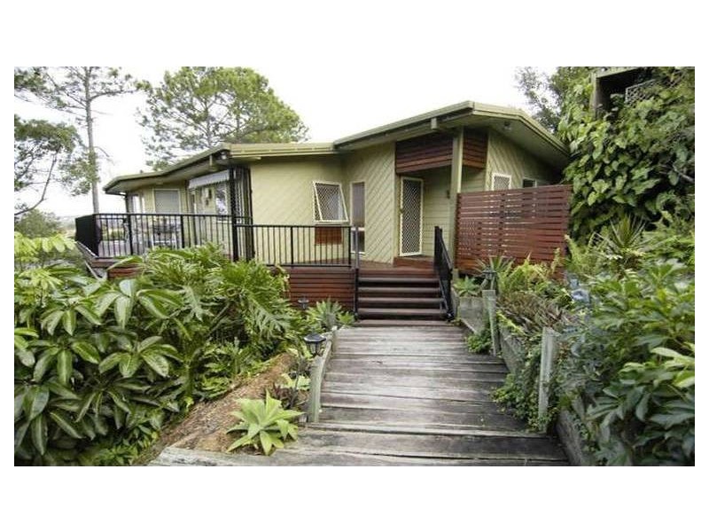 16 Bindoon Close, Elanora QLD 4221