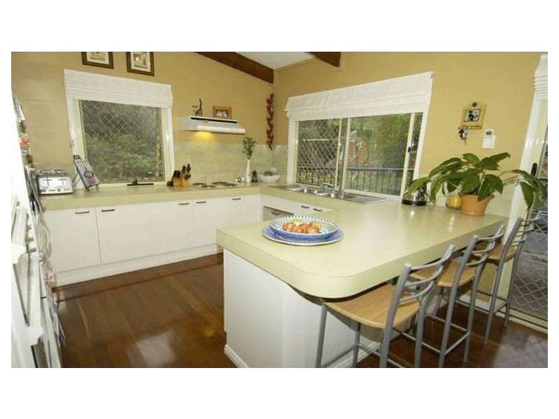 16 Bindoon Close, Elanora QLD 4221