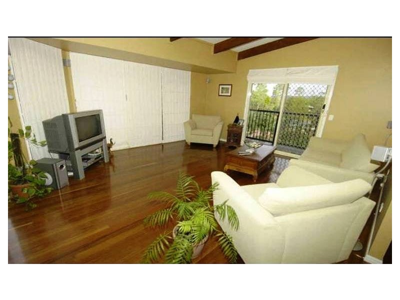 16 Bindoon Close, Elanora QLD 4221