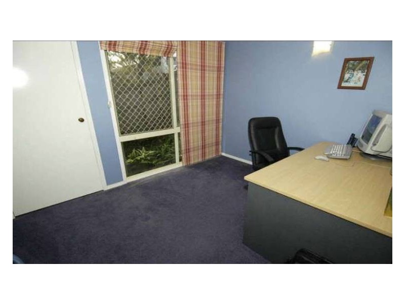 16 Bindoon Close, Elanora QLD 4221