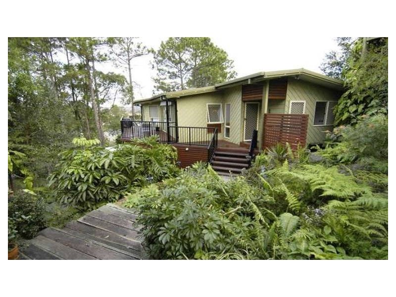 16 Bindoon Close, Elanora QLD 4221