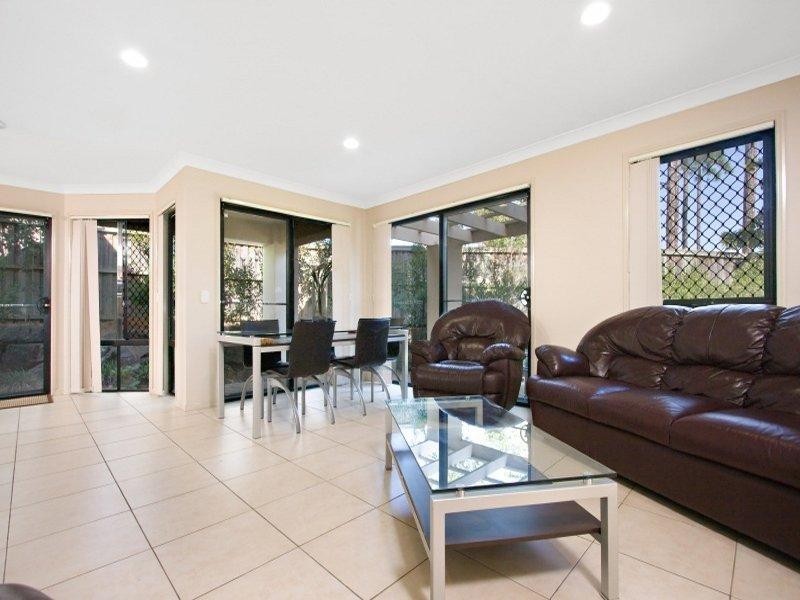 8/1 Pine Valley Drive, Robina QLD 4226