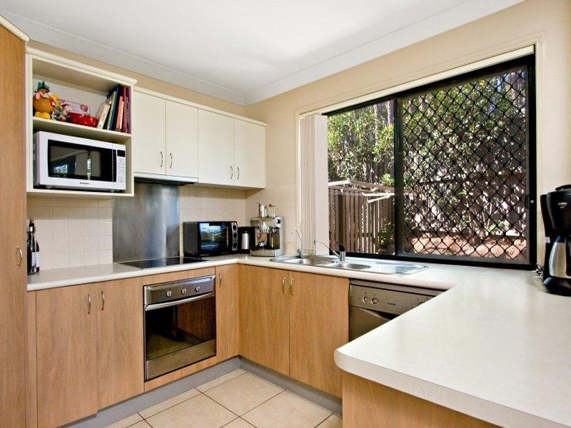 8/1 Pine Valley Drive, Robina QLD 4226