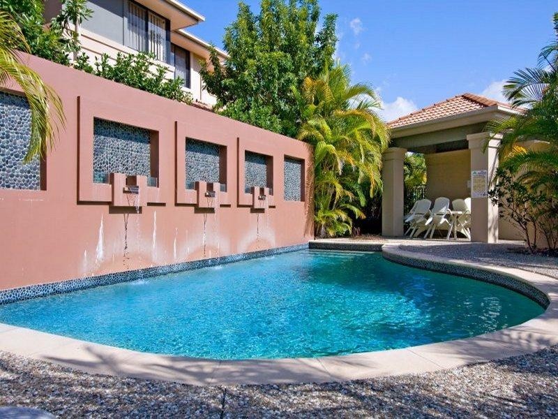 8/1 Pine Valley Drive, Robina QLD 4226