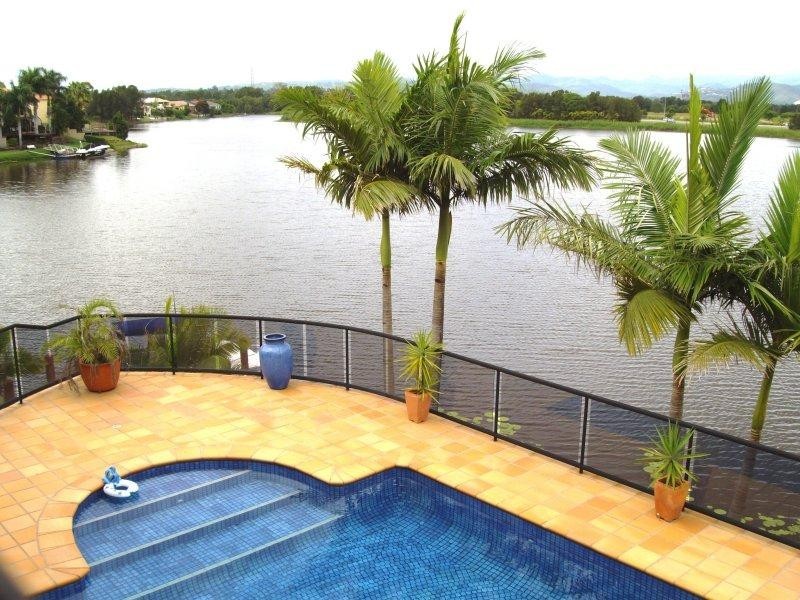 Clear Island Waters QLD 4226