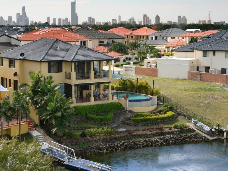 32 Clear Water Bay Drive, Clear Island Waters QLD 4226