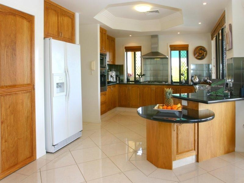32 Clear Water Bay Drive, Clear Island Waters QLD 4226