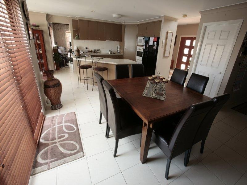 122 Port Jackson Boulevard, Clear Island Waters QLD 4226