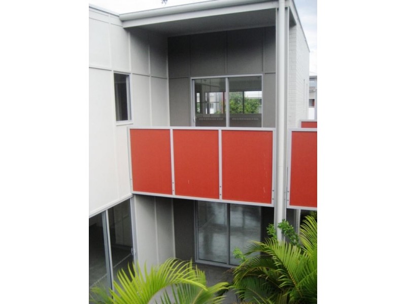 2 Watts Drive, Varsity Lakes QLD 4227