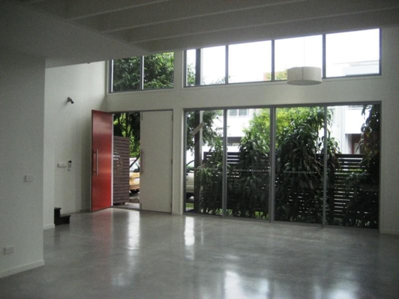 2 Watts Drive, Varsity Lakes QLD 4227