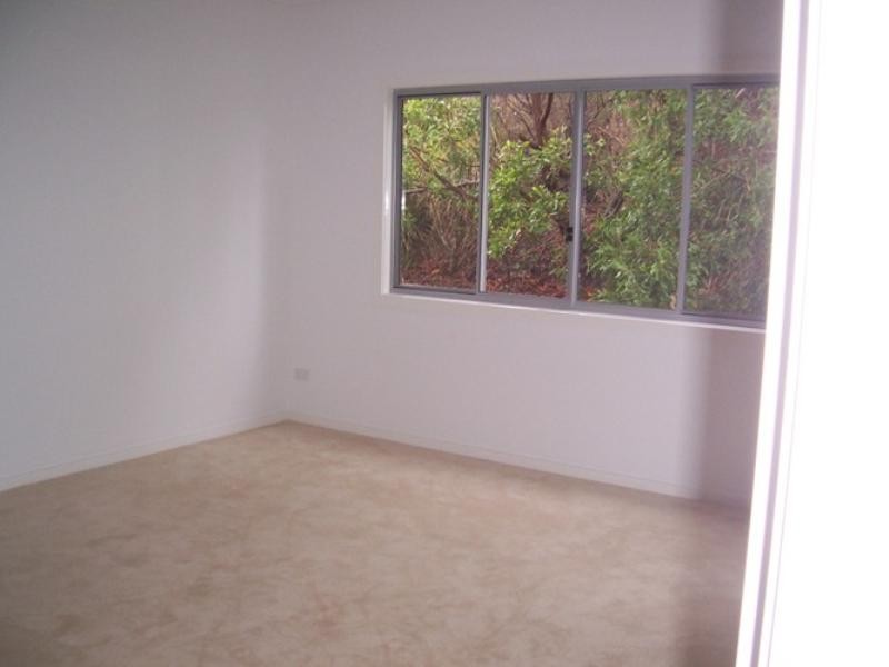 2/8 Mapleton Circuit, Varsity Lakes QLD 4227