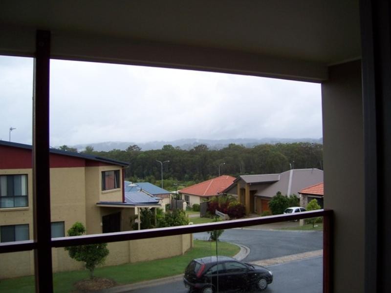 2/8 Mapleton Circuit, Varsity Lakes QLD 4227