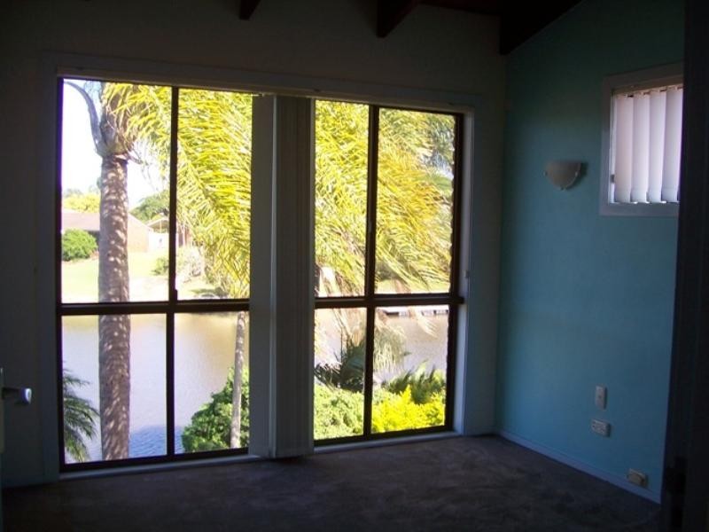 24 Conifer Crescent, Broadbeach Waters QLD 4218