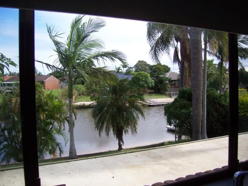 24 Conifer Crescent, Broadbeach Waters QLD 4218