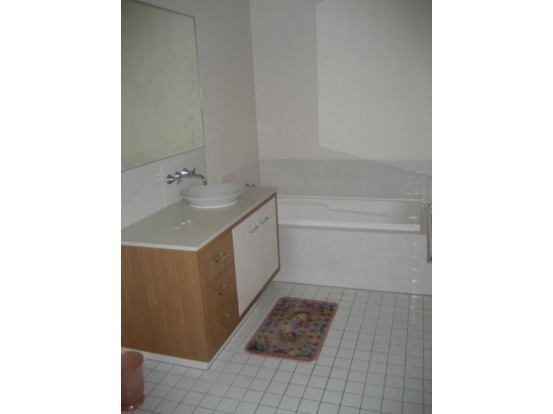 27/201 Market Square, Varsity Parade, Varsity Lakes QLD 4227