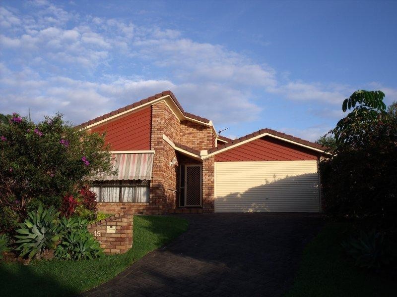 15 Roseville Court, Robina QLD 4226