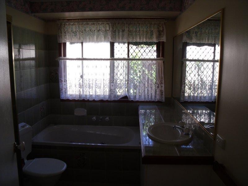 15 Roseville Court, Robina QLD 4226