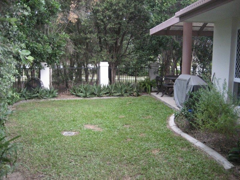 11 Cedarwood Crescent, Robina QLD 4226