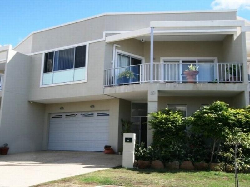 2/10 Mapleton Circuit, Varsity Lakes QLD 4227