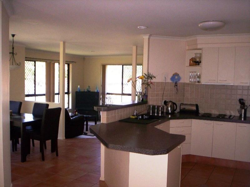 8 Errol Flynn Court, Parkwood QLD 4214