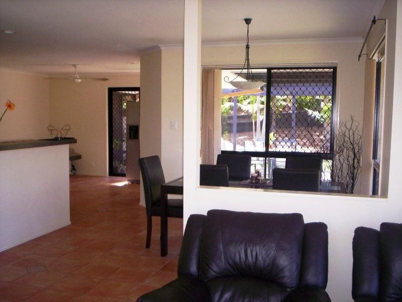 8 Errol Flynn Court, Parkwood QLD 4214