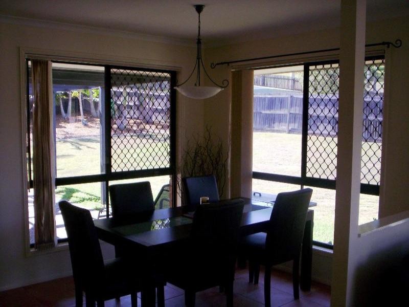 8 Errol Flynn Court, Parkwood QLD 4214