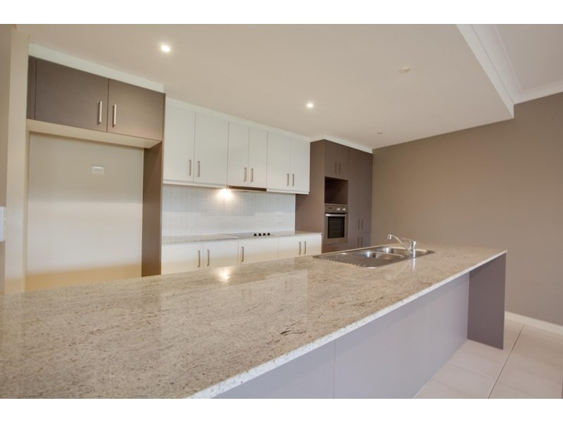 4/10 Valbonne Street “Park Azzura”, Varsity Lakes QLD 4227