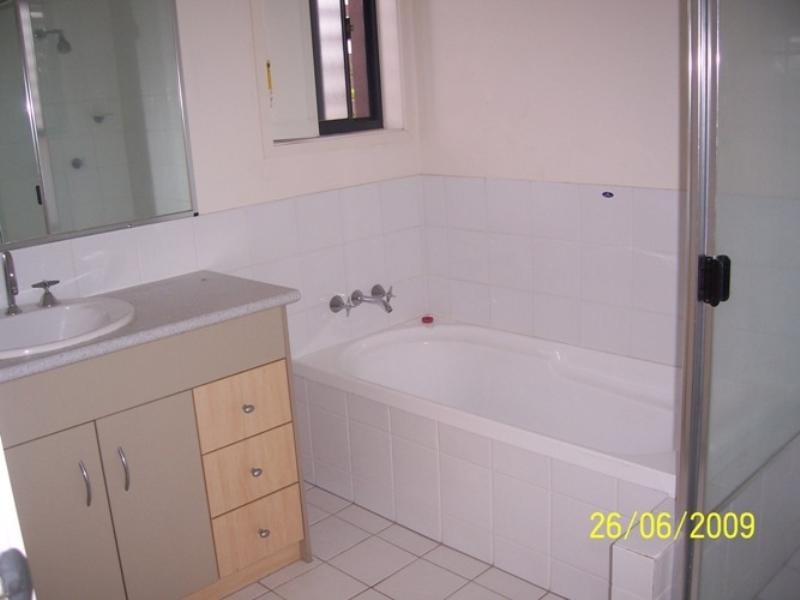 1/12 Geraldton Drive, Varsity Lakes QLD 4227