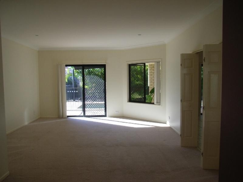 13 Hillridge Crescent, Varsity Lakes QLD 4227