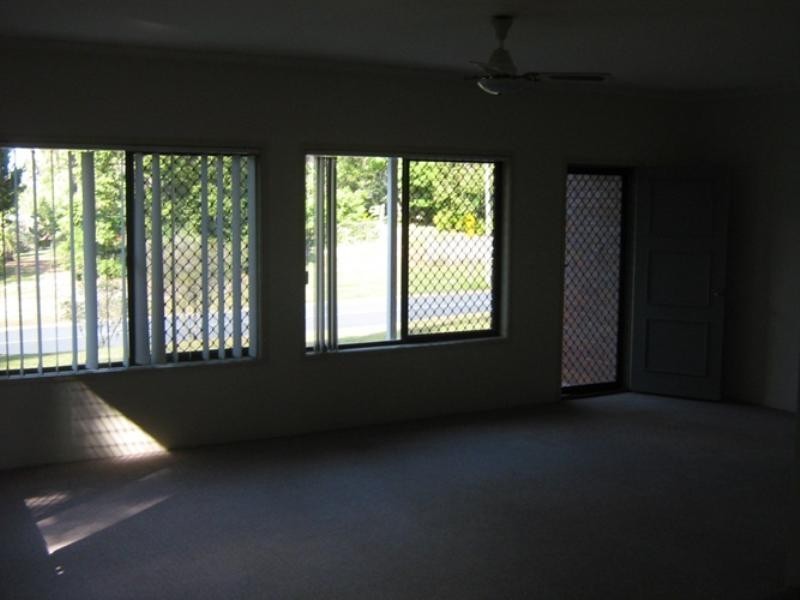 3 Woodlands Way, Parkwood QLD 4214