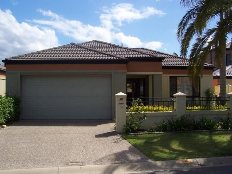 38 Peach Drive, Robina QLD 4226