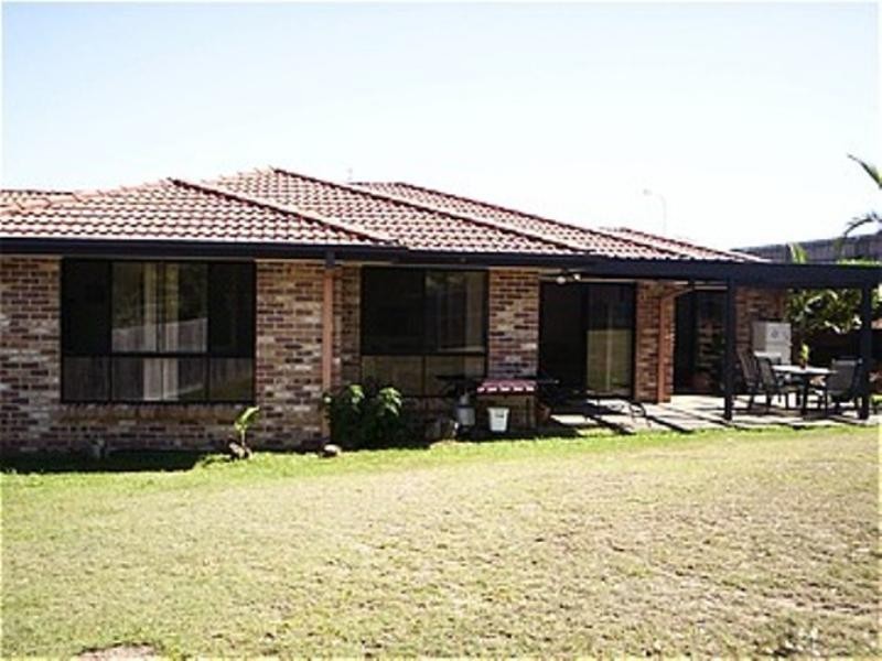 8 Errol Flynn Court, Parkwood QLD 4214