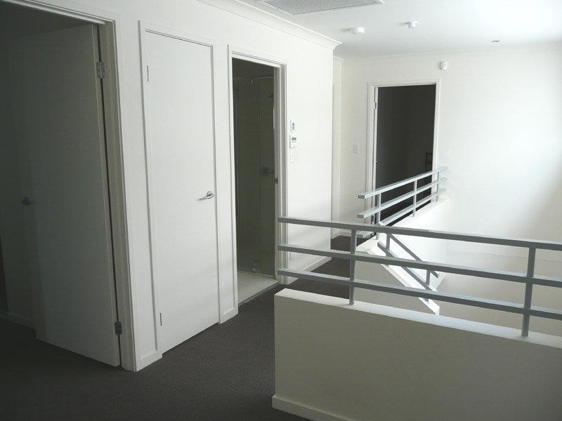 8/29 Peyra Crescent, Varsity Lakes QLD 4227