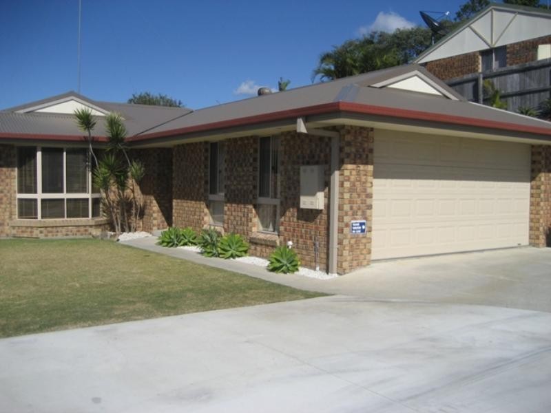 7 Pineneedle Court, Pacific Pines QLD 4211