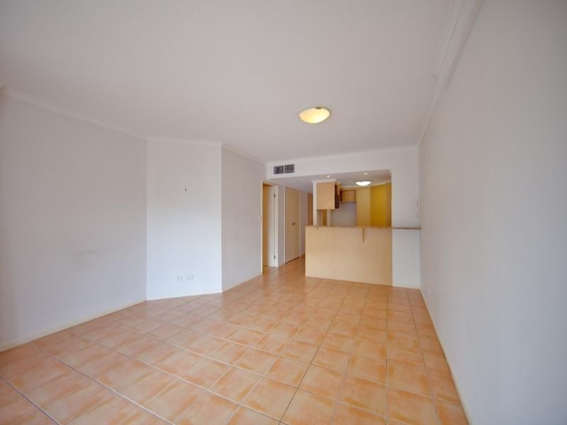 102/6 Douglas Street, Kirra QLD 4225